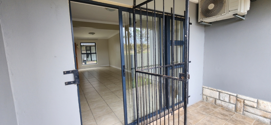 To Let 1 Bedroom Property for Rent in De Wijnlanden Residential Estate Western Cape